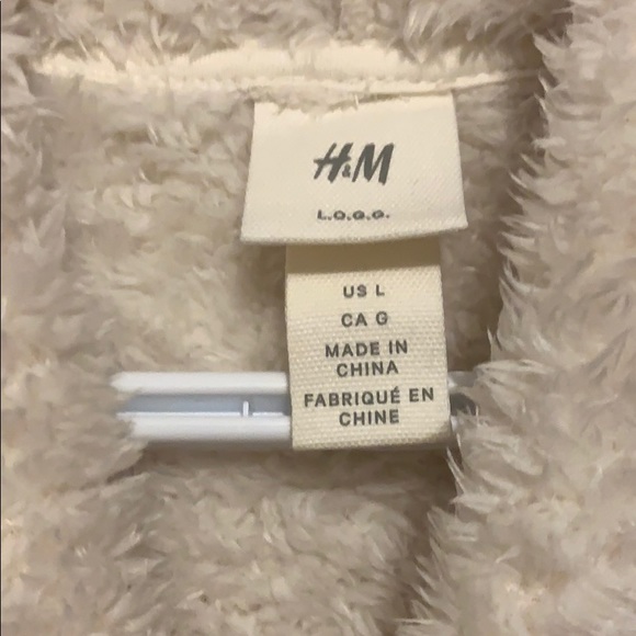 Fluffy white hoodie - Picture 3 of 3